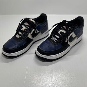 Nike Kids' Black and Blue Nike Air Force One size 4.5 Y